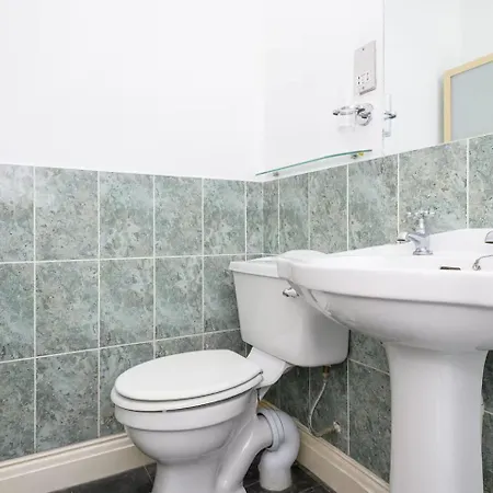 Centre Retreat For Familiesfriends - Pass The Keys Apartment *