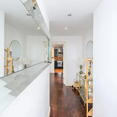 Apartment Centre Retreat For Familiesfriends - Pass The Keys *